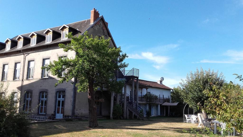 Leclosdipontine L'Ecole Des Demoiselles Pontgibaud Exterior photo